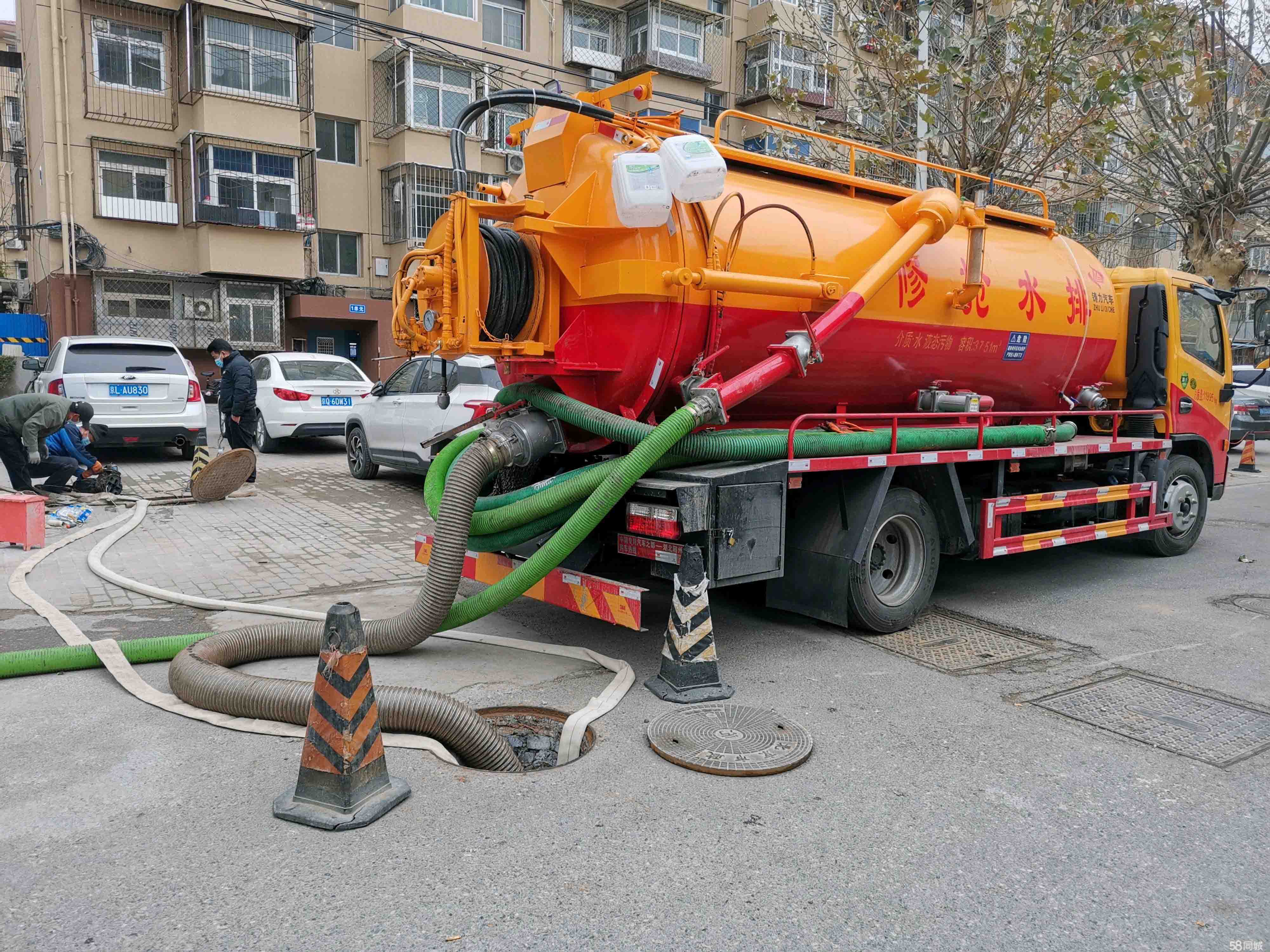 榆树抽粪吸污